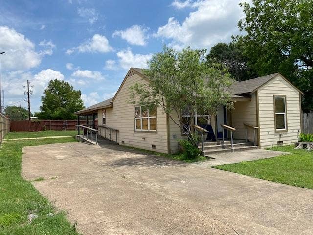 Property photo for 414 Avenue C, Duncanville, TX