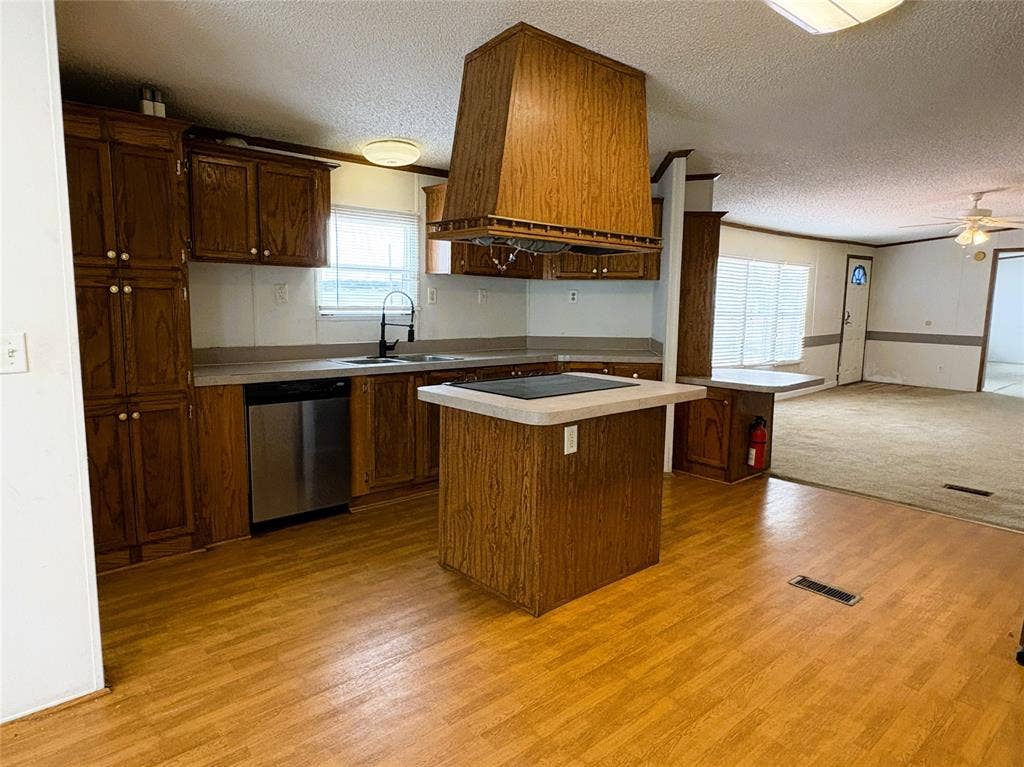 204 Causeway Cove, Seven Points, TX 75143 204 Causeway Cove, Seven Points, TX 75143