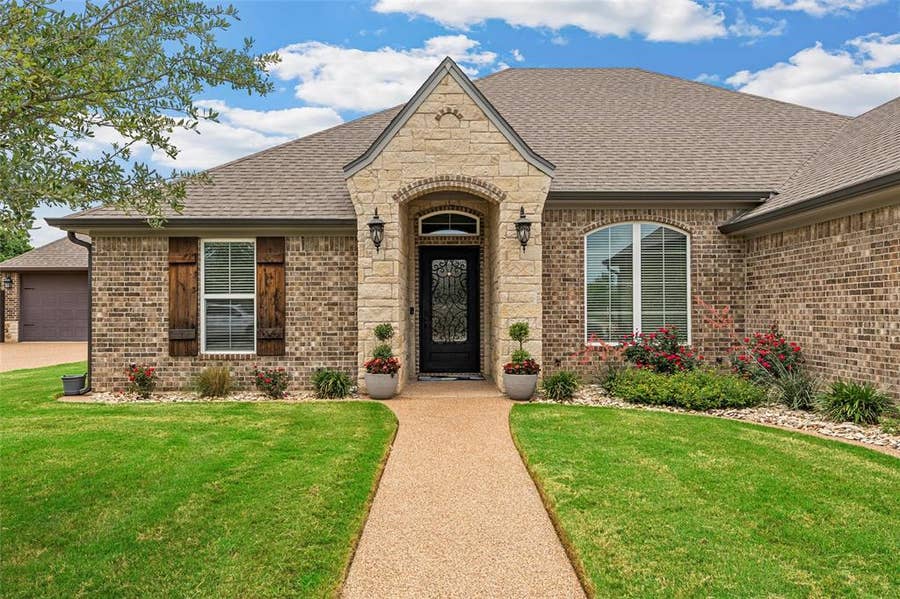 Property photo for 609 Hunton Lane, Robinson, TX