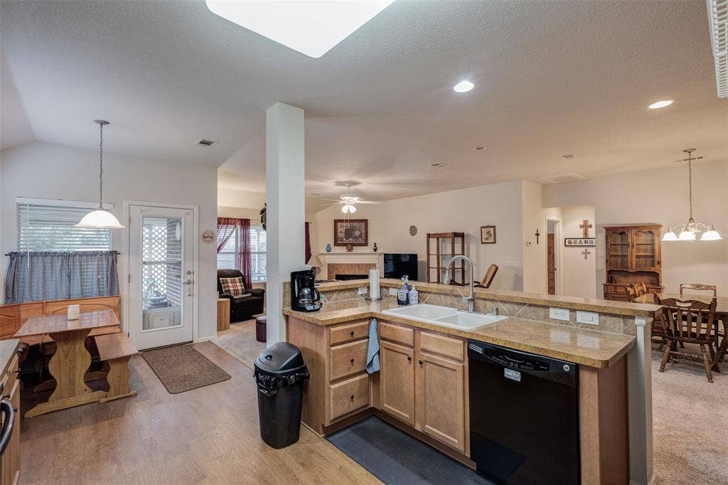502 Reindeer Drive, Midlothian, TX 76065