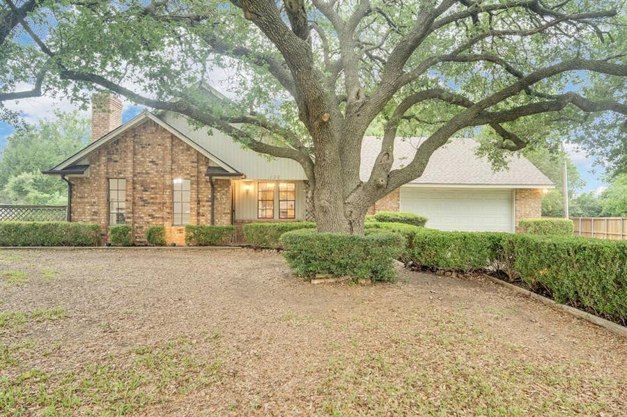 Property photo for 730 Squire Place, Red Oak, TX