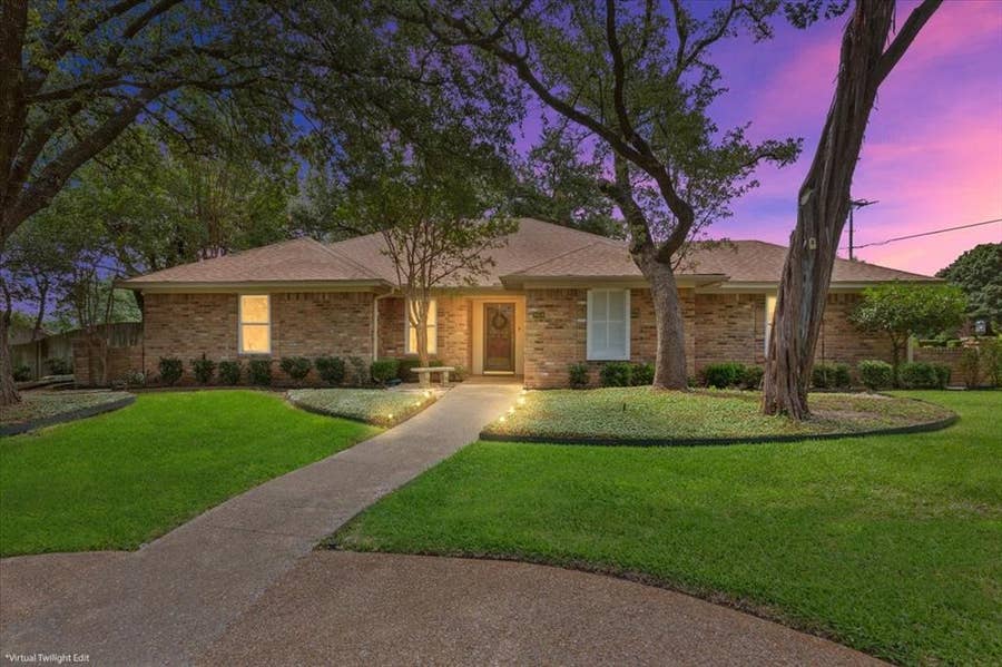 Property photo for 9920 Sandalwood Drive, Woodway, TX
