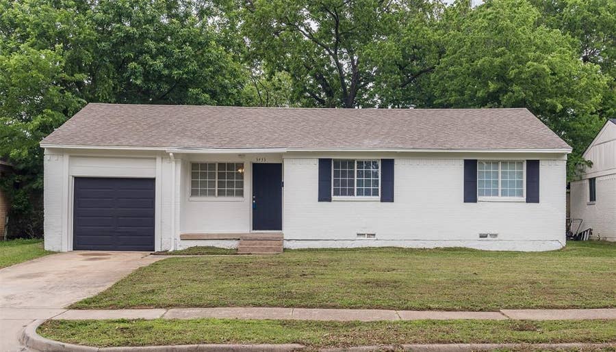 Property photo for 3433 Moon Drive, Mesquite, TX