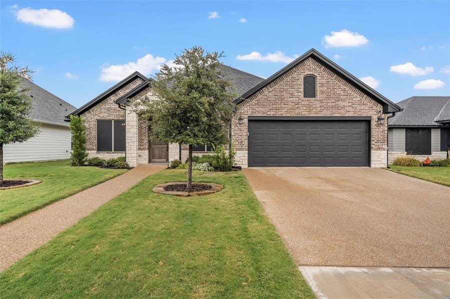 Property photo for 5525 Black Horse Court, Waco, TX