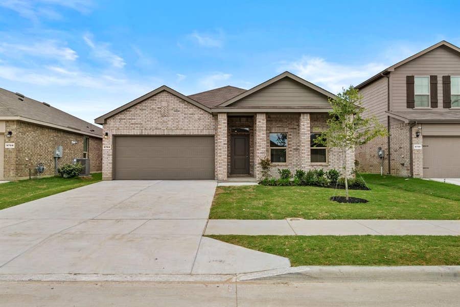 Property photo for 9704 Austin Hollow Road, Fort Worth, TX