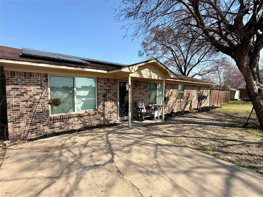 Property photo for 305 S 1st Street, Crandall, TX