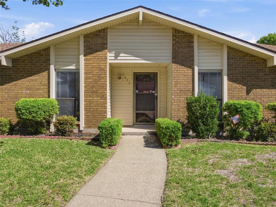 Property photo for 3053 Villa Sur Trail, Dallas, TX