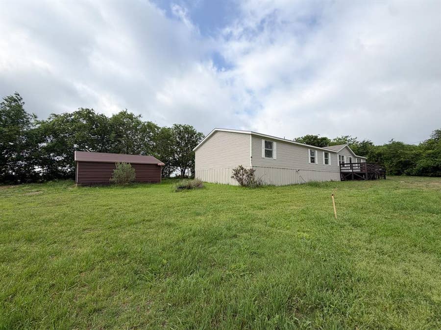 Property photo for 1075 Pluto Road, Milford, TX