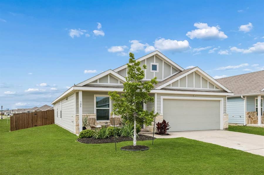 Property photo for 305 Carthage Drive, Princeton, TX