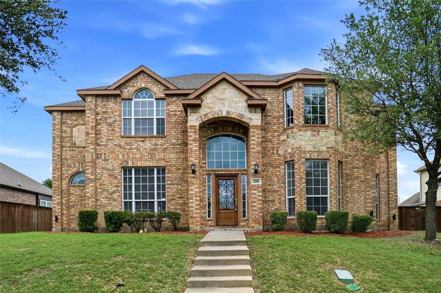 Property photo for 208 Wisteria Way, Red Oak, TX