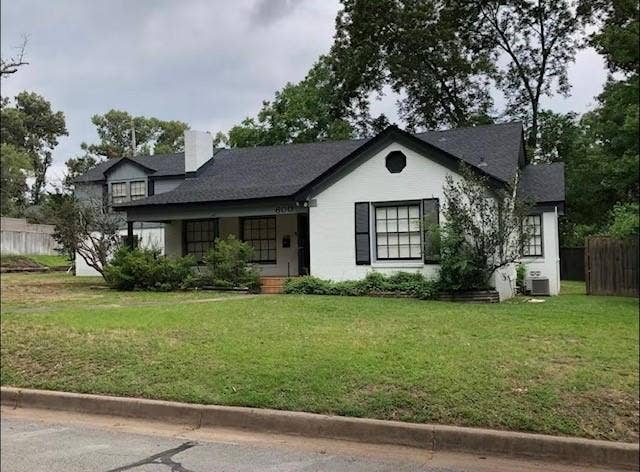 Property photo for 600 E Lake Street, Tyler, TX