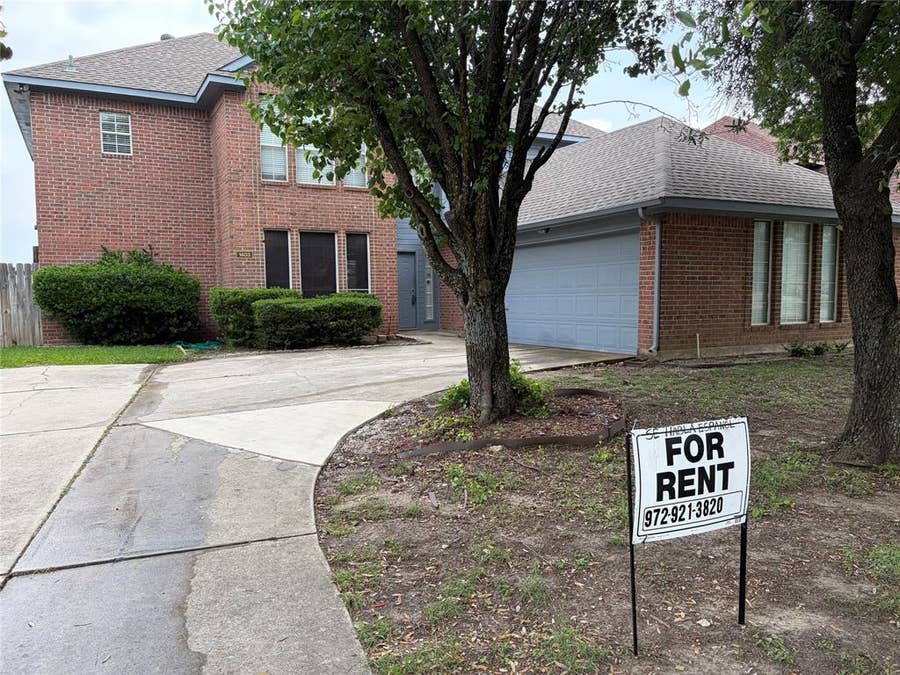 Property photo for 1403 Lakeshore Drive, Irving, TX