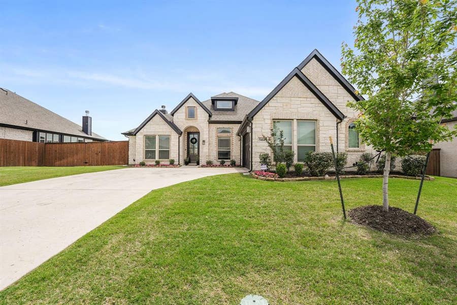 Property photo for 5414 Rowlan Row, Midlothian, TX