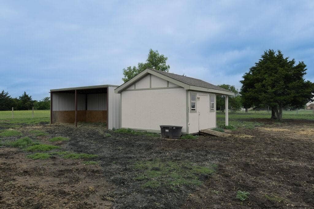 339 Meadow Lane, Red Oak, TX 75154 339 Meadow Lane, Red Oak, TX 75154