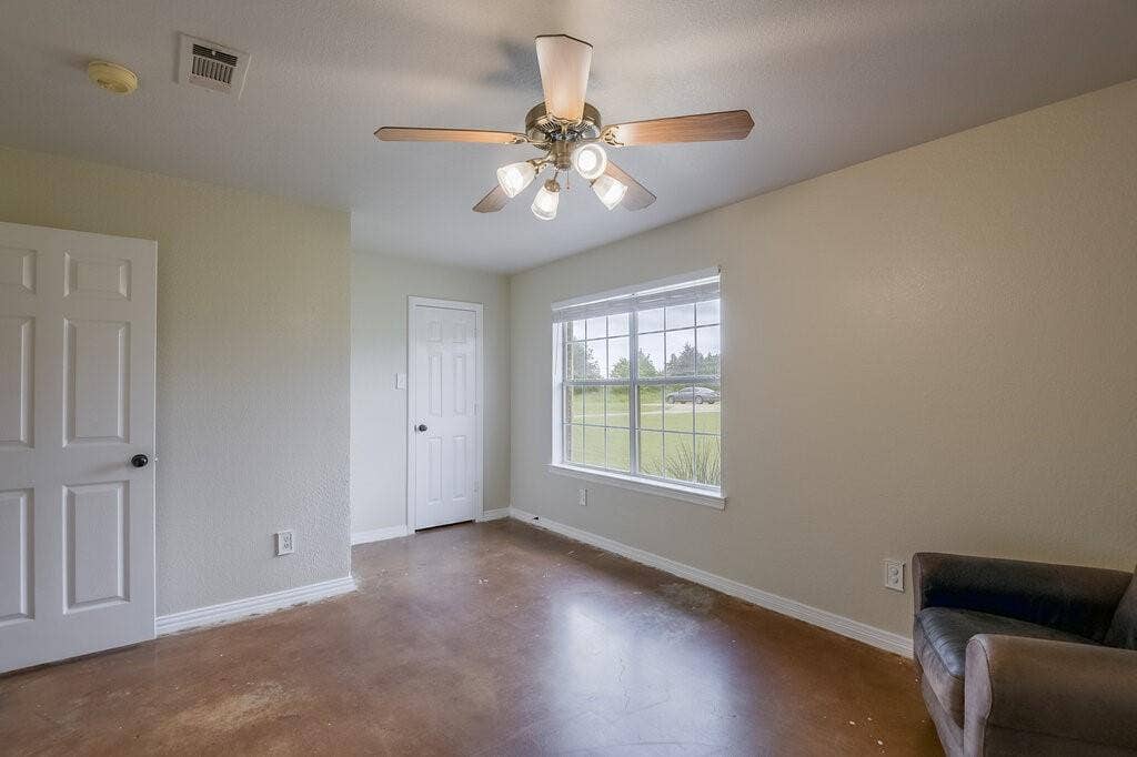 339 Meadow Lane, Red Oak, TX 75154 339 Meadow Lane, Red Oak, TX 75154