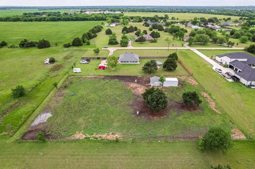 339 Meadow Lane, Red Oak, TX 75154 339 Meadow Lane, Red Oak, TX 75154