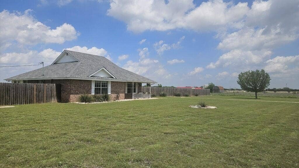 339 Meadow Lane, Red Oak, TX 75154 339 Meadow Lane, Red Oak, TX 75154