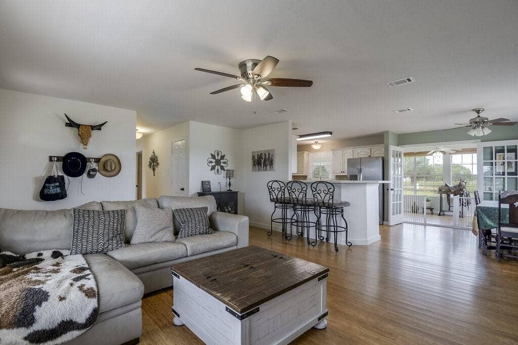 339 Meadow Lane, Red Oak, TX 75154 339 Meadow Lane, Red Oak, TX 75154