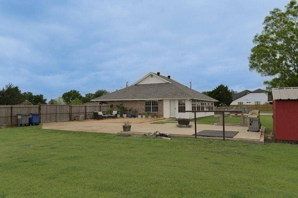 339 Meadow Lane, Red Oak, TX 75154 339 Meadow Lane, Red Oak, TX 75154