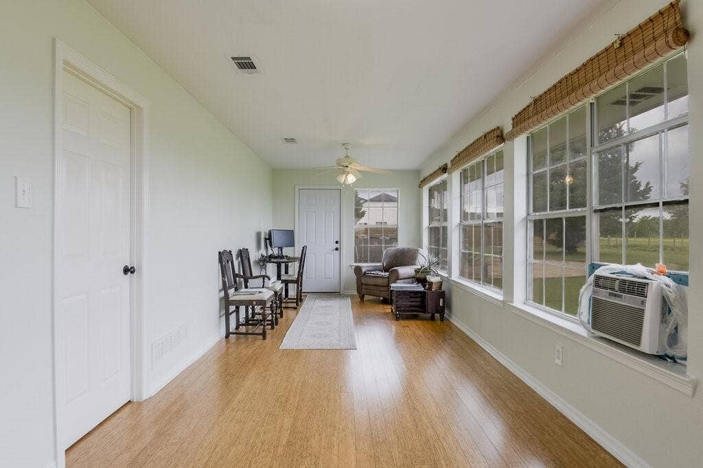 339 Meadow Lane, Red Oak, TX 75154 339 Meadow Lane, Red Oak, TX 75154