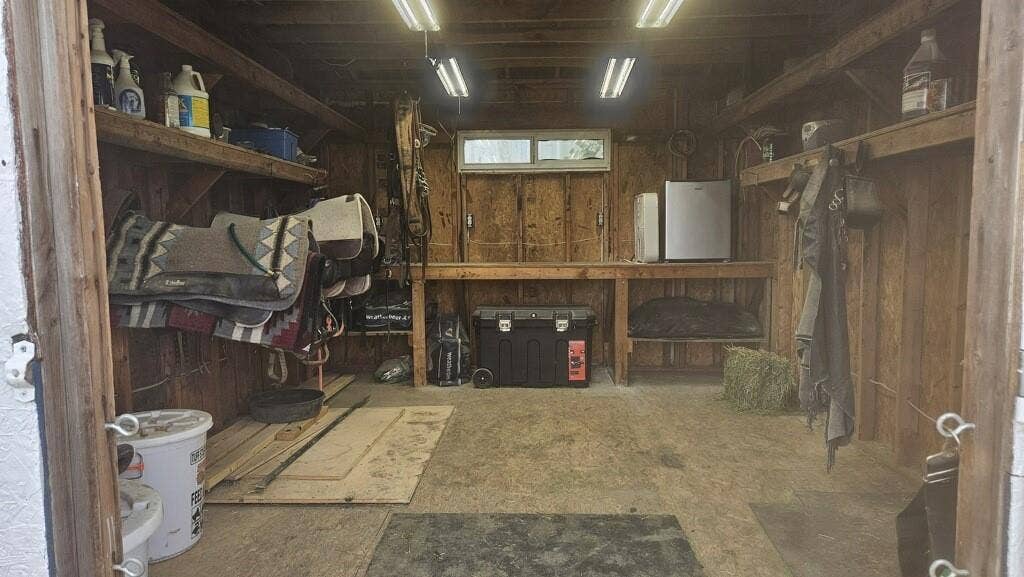 339 Meadow Lane, Red Oak, TX 75154 Take Room with water and electricity