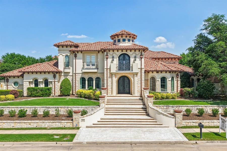 Property photo for 5526 Stone Canyon Drive, Frisco, TX