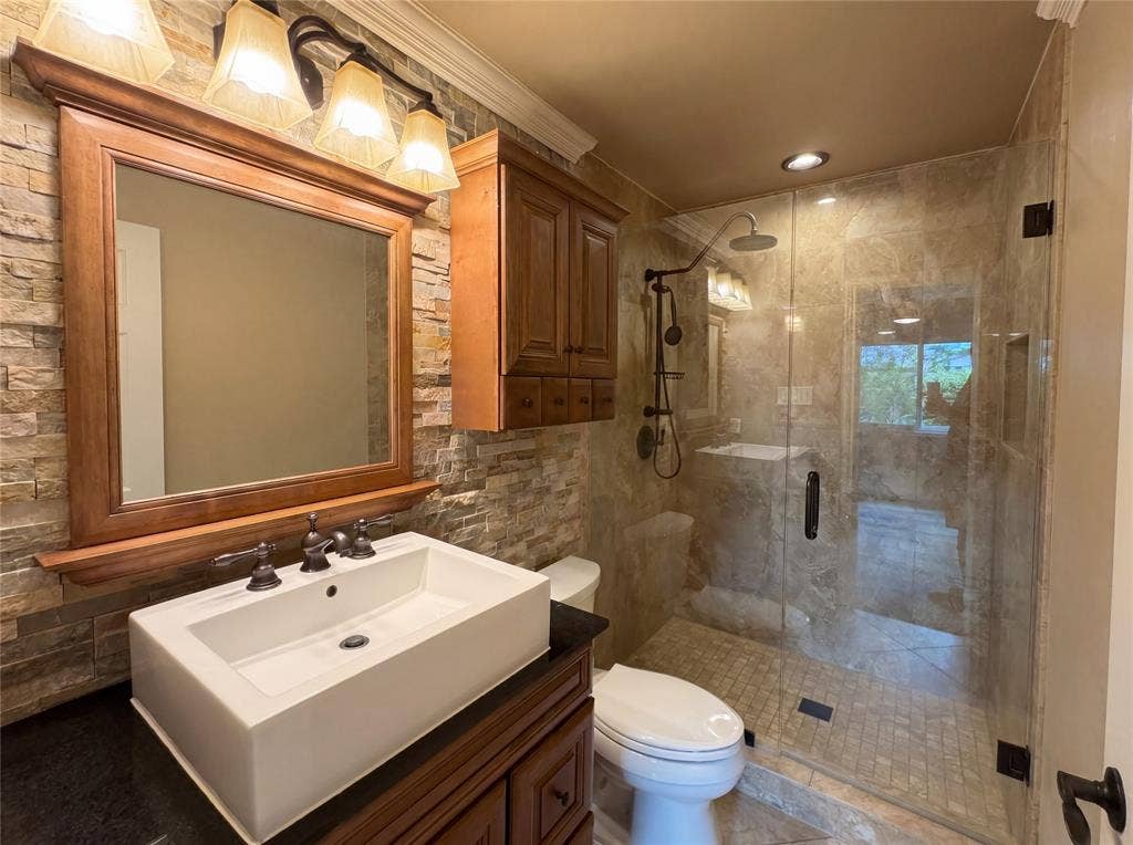 6302 Zanes Court, Plano, TX 75023 6302 Zanes Court, Plano, TX 75023