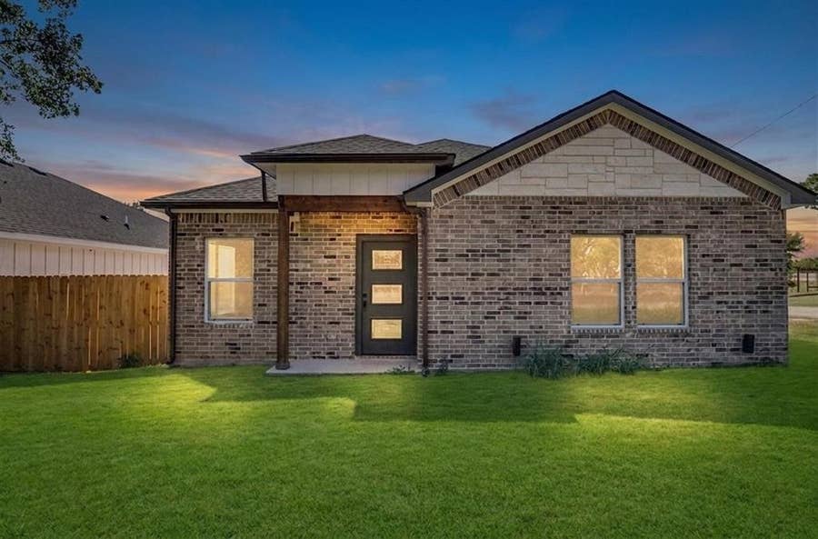 Property photo for 5914 Tin Top Highway, Granbury, TX