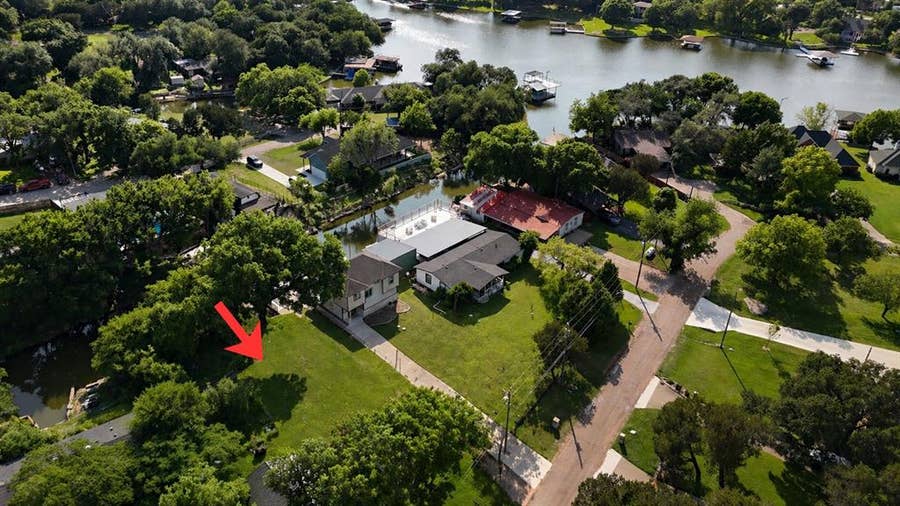 Property photo for 3810 Roaring Springs Court, Granbury, TX
