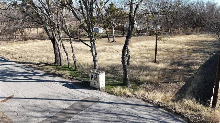 Property photo for 105 Huling Drive, Azle, TX