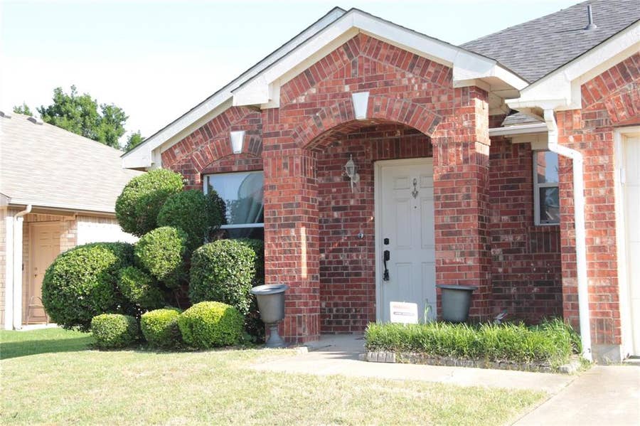 Property photo for 2059 La Salle Trail, Grand Prairie, TX