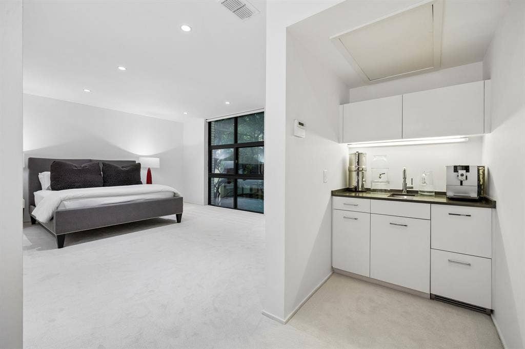 4321 Travis Street, Dallas, TX 75205 4321 Travis Street, Dallas, TX 75205