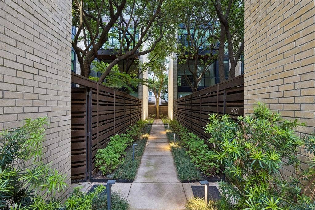 4321 Travis Street, Dallas, TX 75205 4321 Travis Street, Dallas, TX 75205