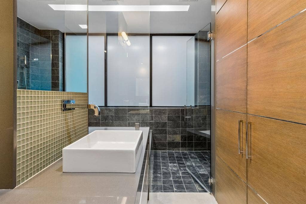 4321 Travis Street, Dallas, TX 75205 4321 Travis Street, Dallas, TX 75205