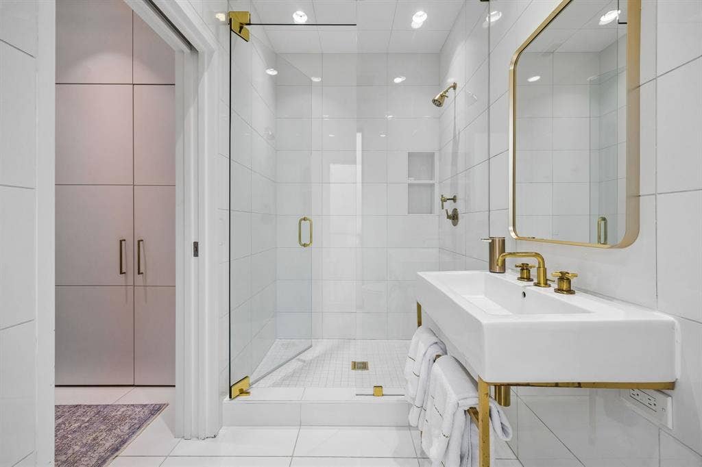 4321 Travis Street, Dallas, TX 75205 4321 Travis Street, Dallas, TX 75205