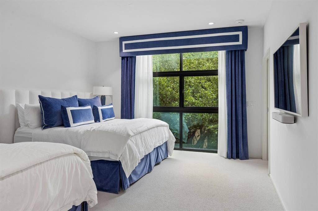 4321 Travis Street, Dallas, TX 75205 4321 Travis Street, Dallas, TX 75205