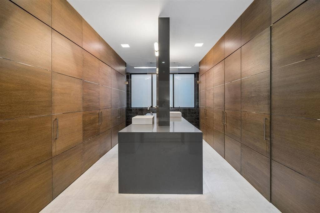 4321 Travis Street, Dallas, TX 75205 4321 Travis Street, Dallas, TX 75205