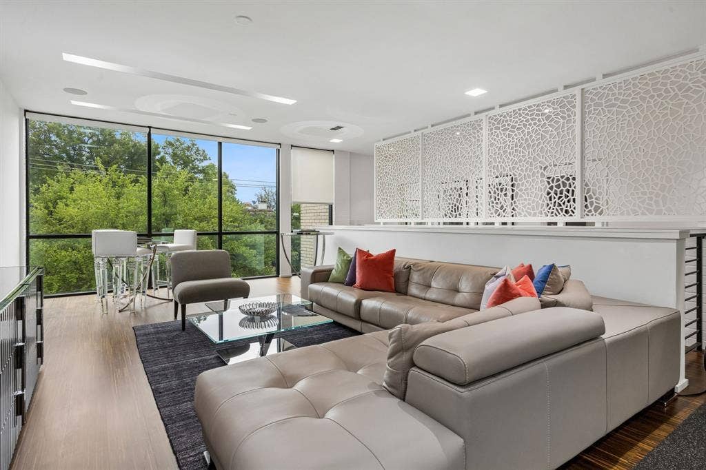 4321 Travis Street, Dallas, TX 75205 4321 Travis Street, Dallas, TX 75205