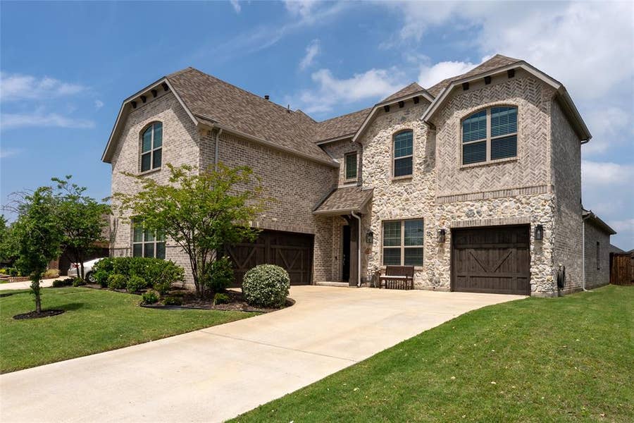 Property photo for 1002 Amber Knoll Drive, Rockwall, TX