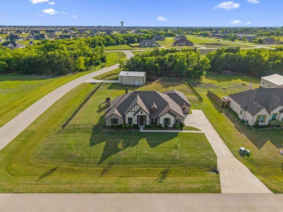 Property photo for 1600 Lynx Loop, Forney, TX