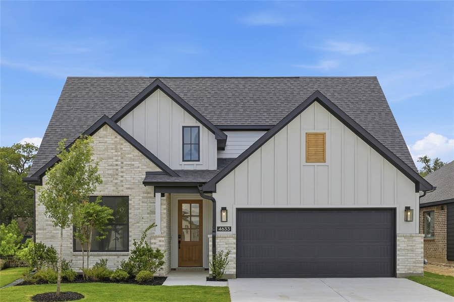 Property photo for 4633 Commack Drive, Fort Worth, TX