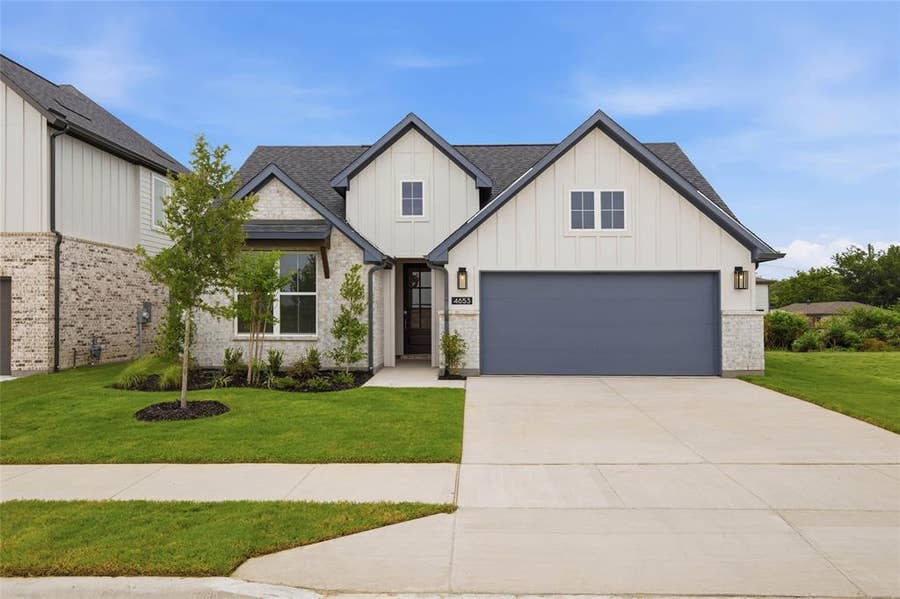 Property photo for 4653 Commack Drive, Fort Worth, TX