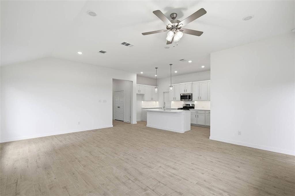 4624 Commack Drive, Fort Worth, TX 76135 4624 Commack Drive, Fort Worth, TX 76135