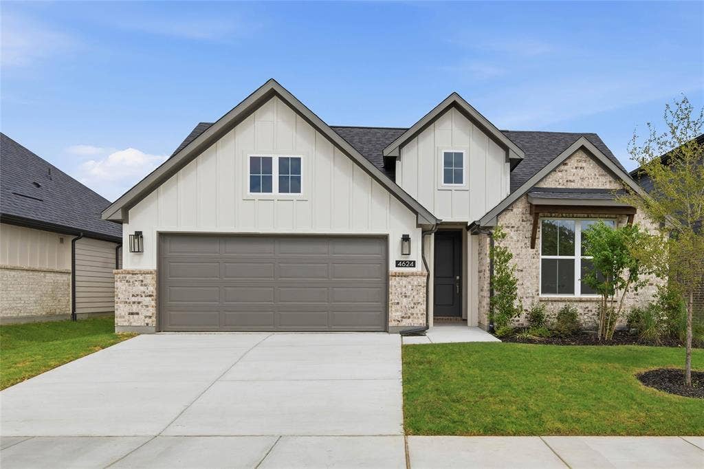 4624 Commack Drive, Fort Worth, TX 76135 4624 Commack Drive, Fort Worth, TX 76135