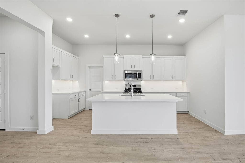 4624 Commack Drive, Fort Worth, TX 76135 4624 Commack Drive, Fort Worth, TX 76135