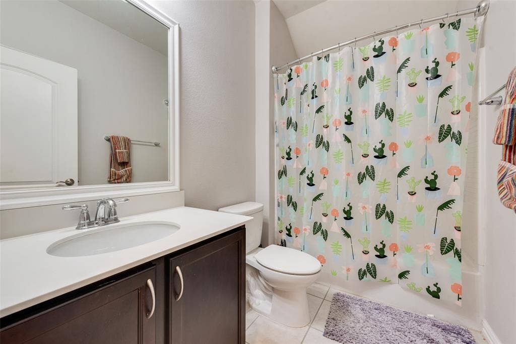 1432 Westview Lane, Northlake, TX 76226 Hall bathroom at 1432 Westview Ln in the Canyon Falls community in Northlake, TX