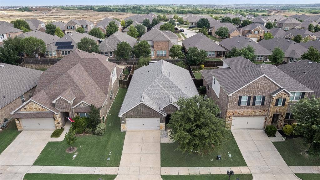 1432 Westview Lane, Northlake, TX 76226 Well maintained home at 1432 Westview Ln in the Canyon Falls community in Northlake, TX with access to pools, parks, trails, fitness center and more.