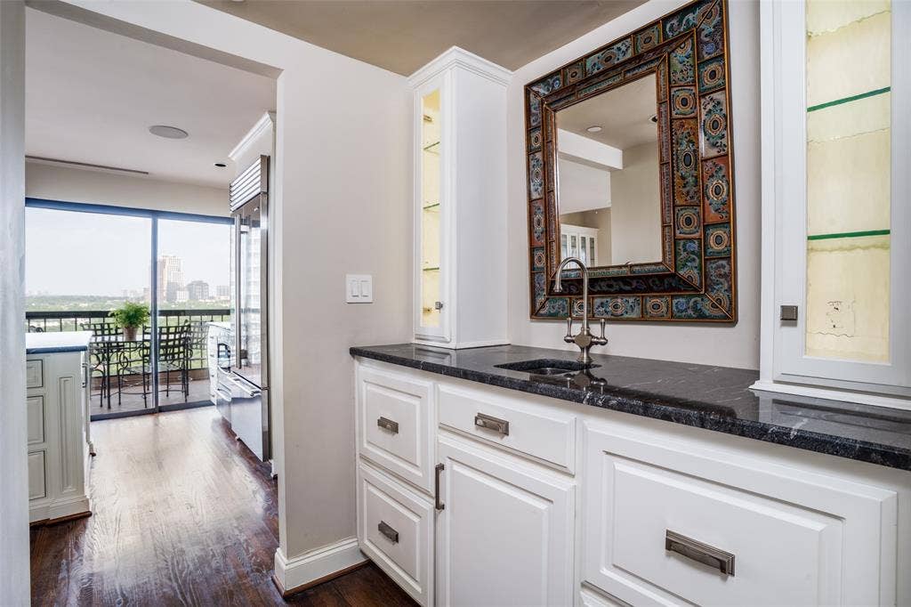 3831 Turtle Creek Boulevard, #15E, Dallas, TX 75219 Butler's pantry and wet bar.