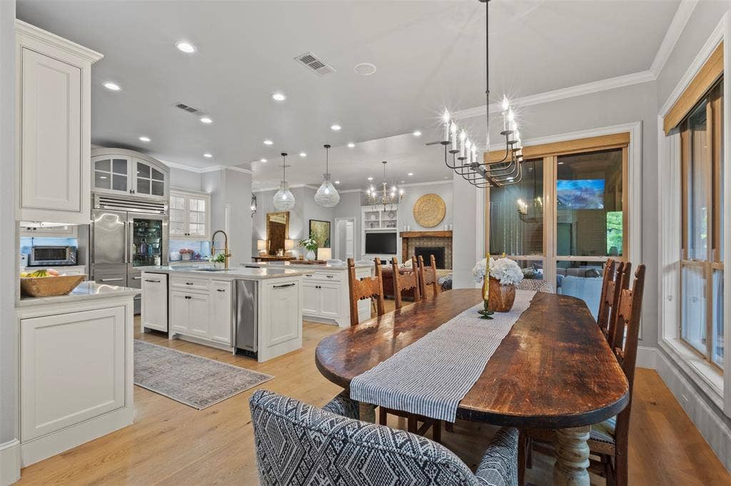 8663 Elm Court, Frisco, TX 75033 8663 Elm Court, Frisco, TX 75033