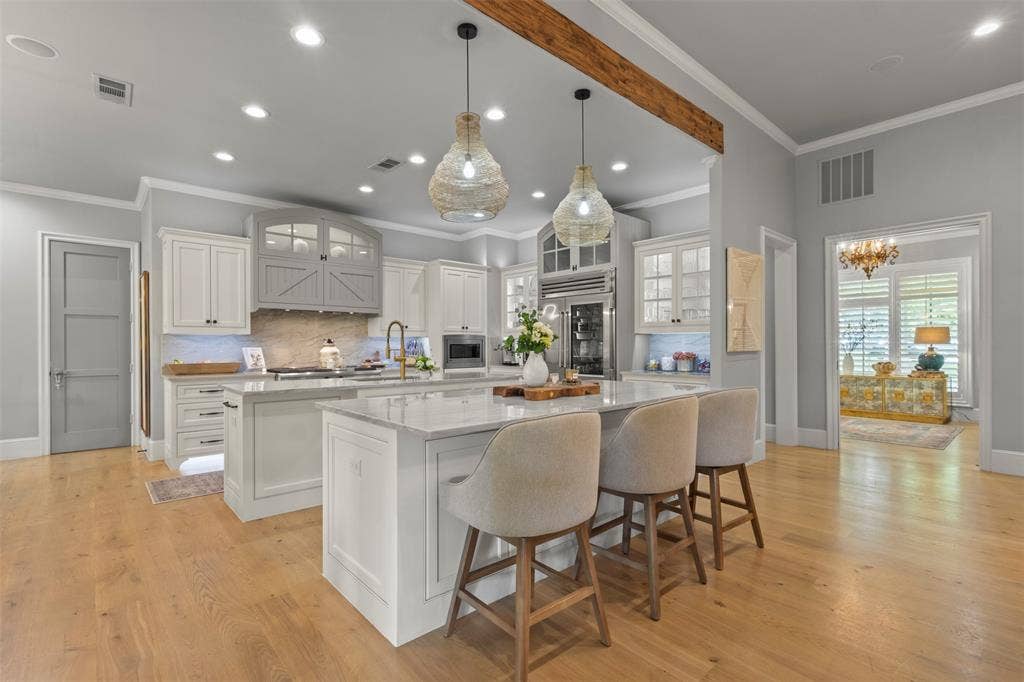 8663 Elm Court, Frisco, TX 75033 8663 Elm Court, Frisco, TX 75033